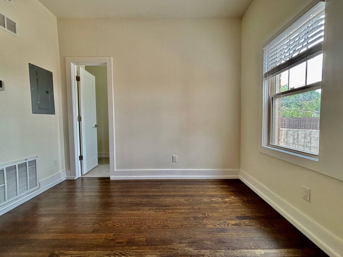 Apartment for rent at 4311-4325 Roanoke Parkway, Kansas City, MO 64111