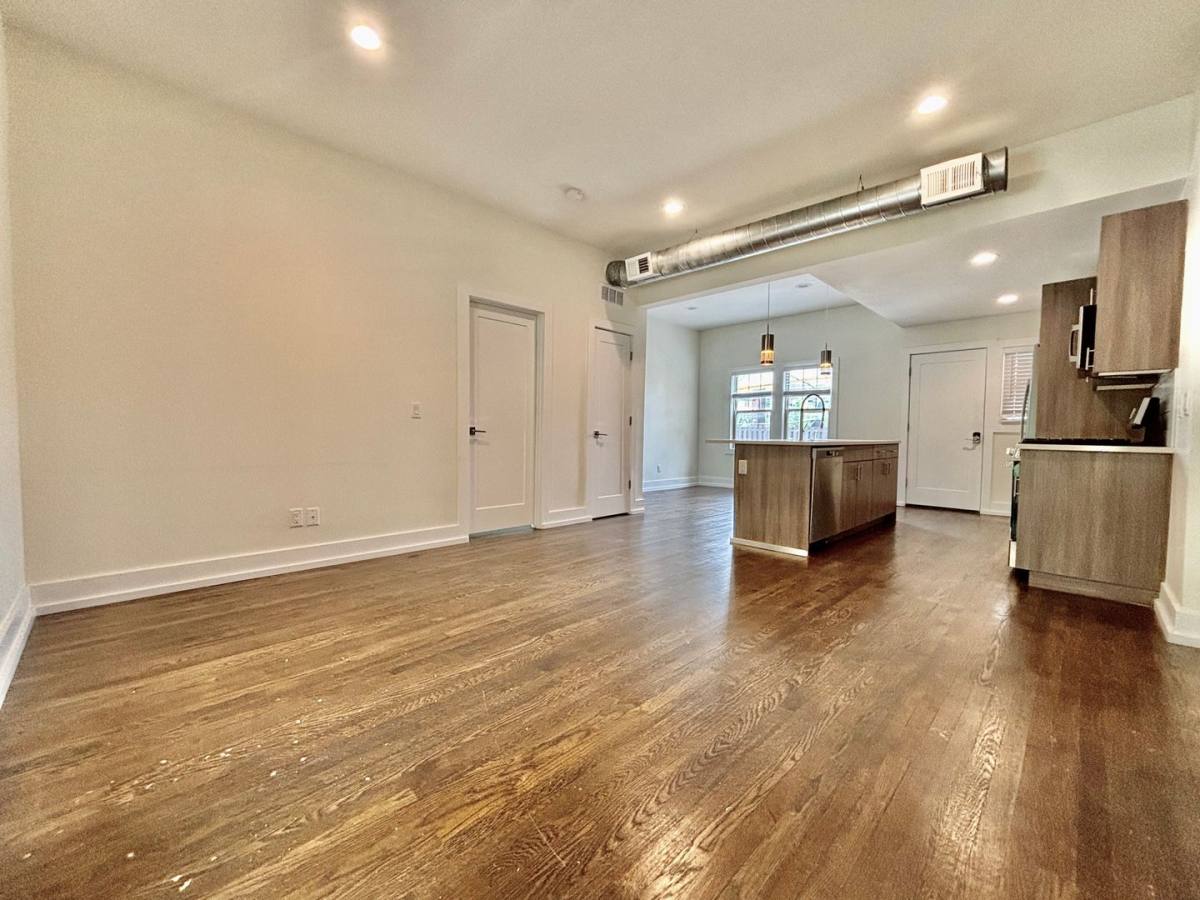 Apartment for rent at 4311-4325 Roanoke Parkway, Kansas City, MO 64111