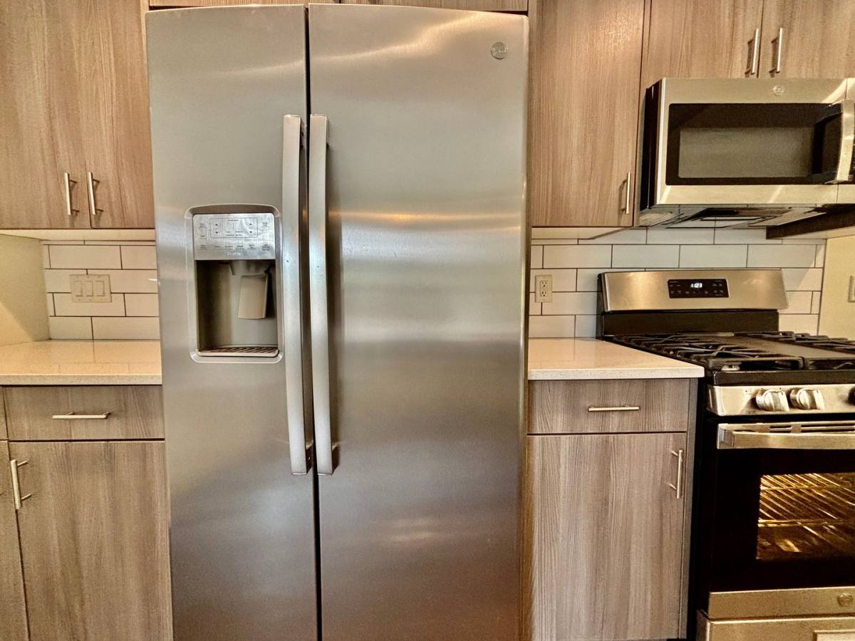 Apartment for rent at 4311-4325 Roanoke Parkway, Kansas City, MO 64111