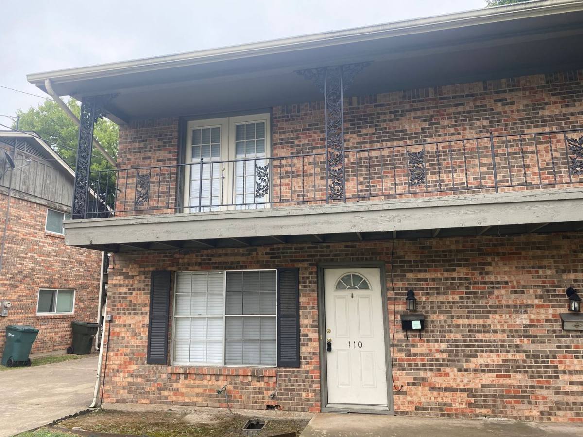 Apartment for rent at 110-112 Fairview St, Sherman, TX 75092