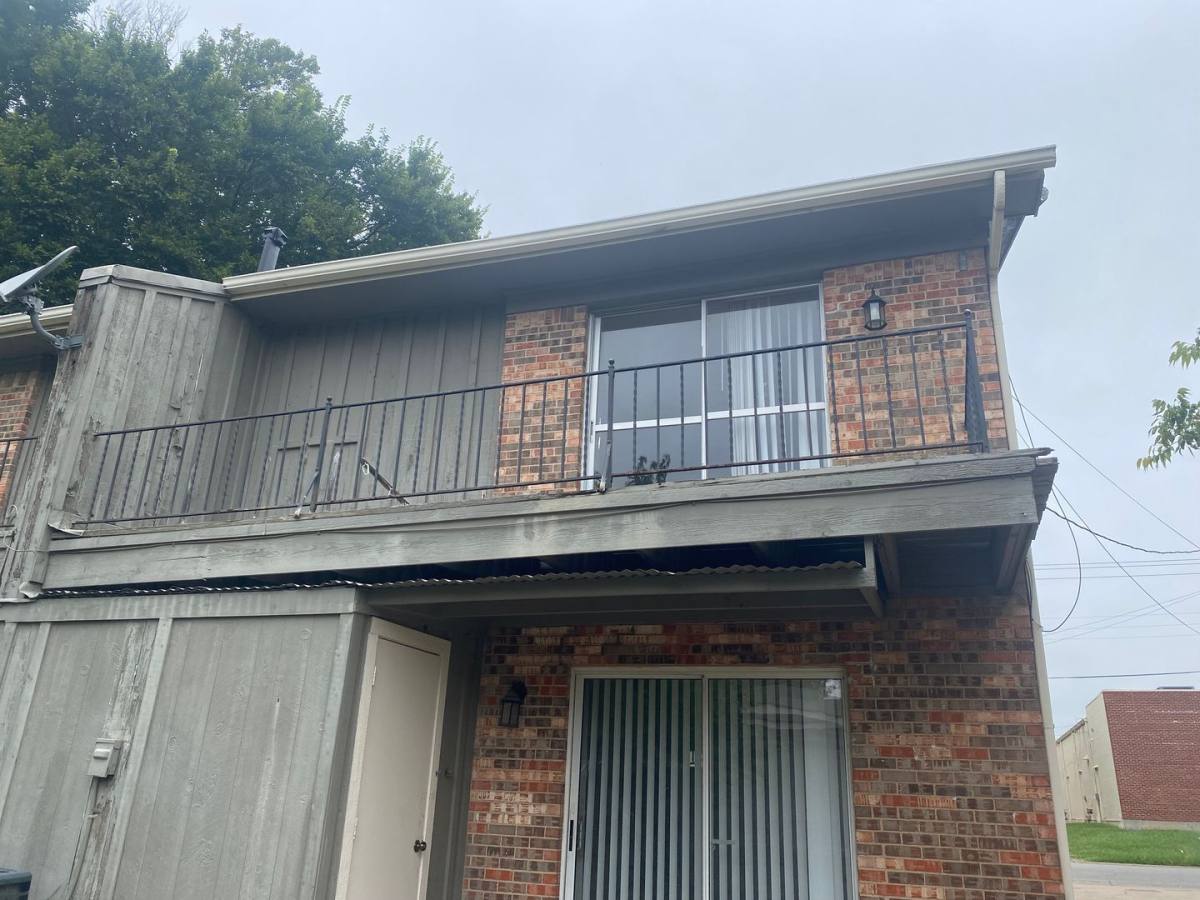 Apartment for rent at 110-112 Fairview St, Sherman, TX 75092