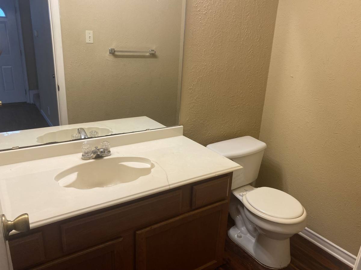 Apartment for rent at 110-112 Fairview St, Sherman, TX 75092