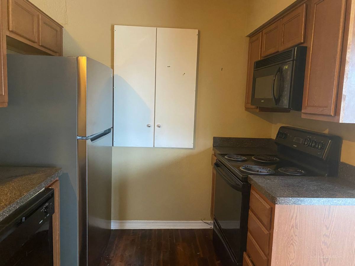 Apartment for rent at 110-112 Fairview St, Sherman, TX 75092