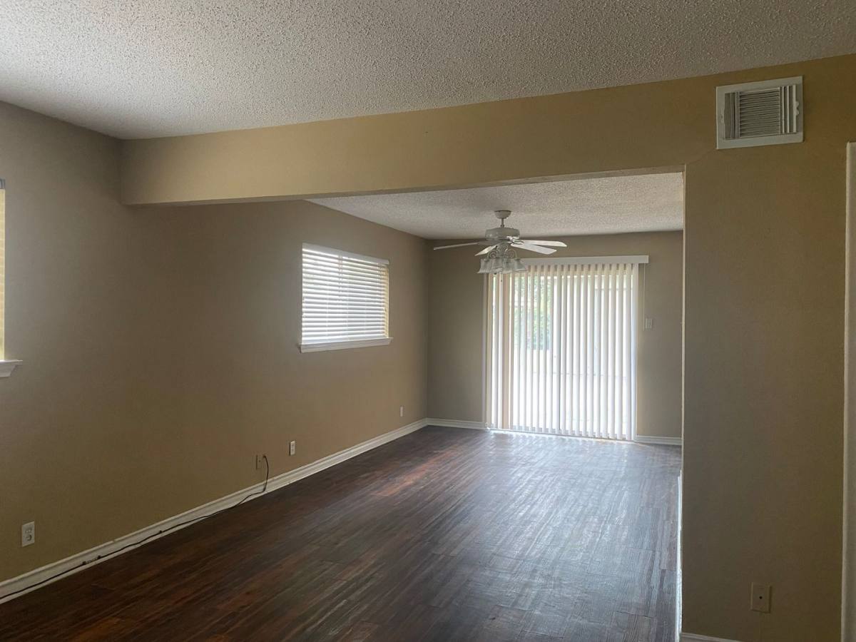 Apartment for rent at 110-112 Fairview St, Sherman, TX 75092
