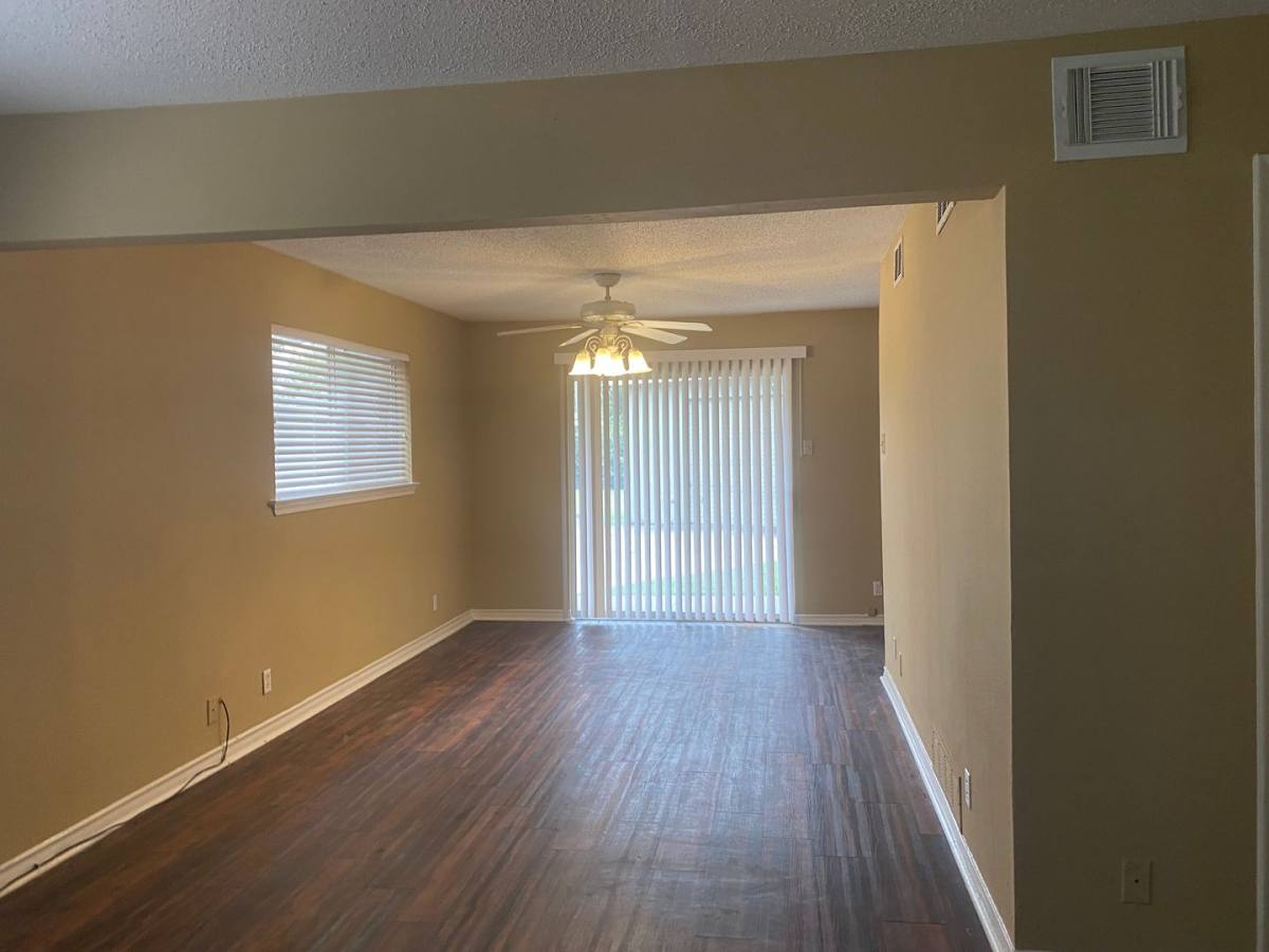 Apartment for rent at 110-112 Fairview St, Sherman, TX 75092