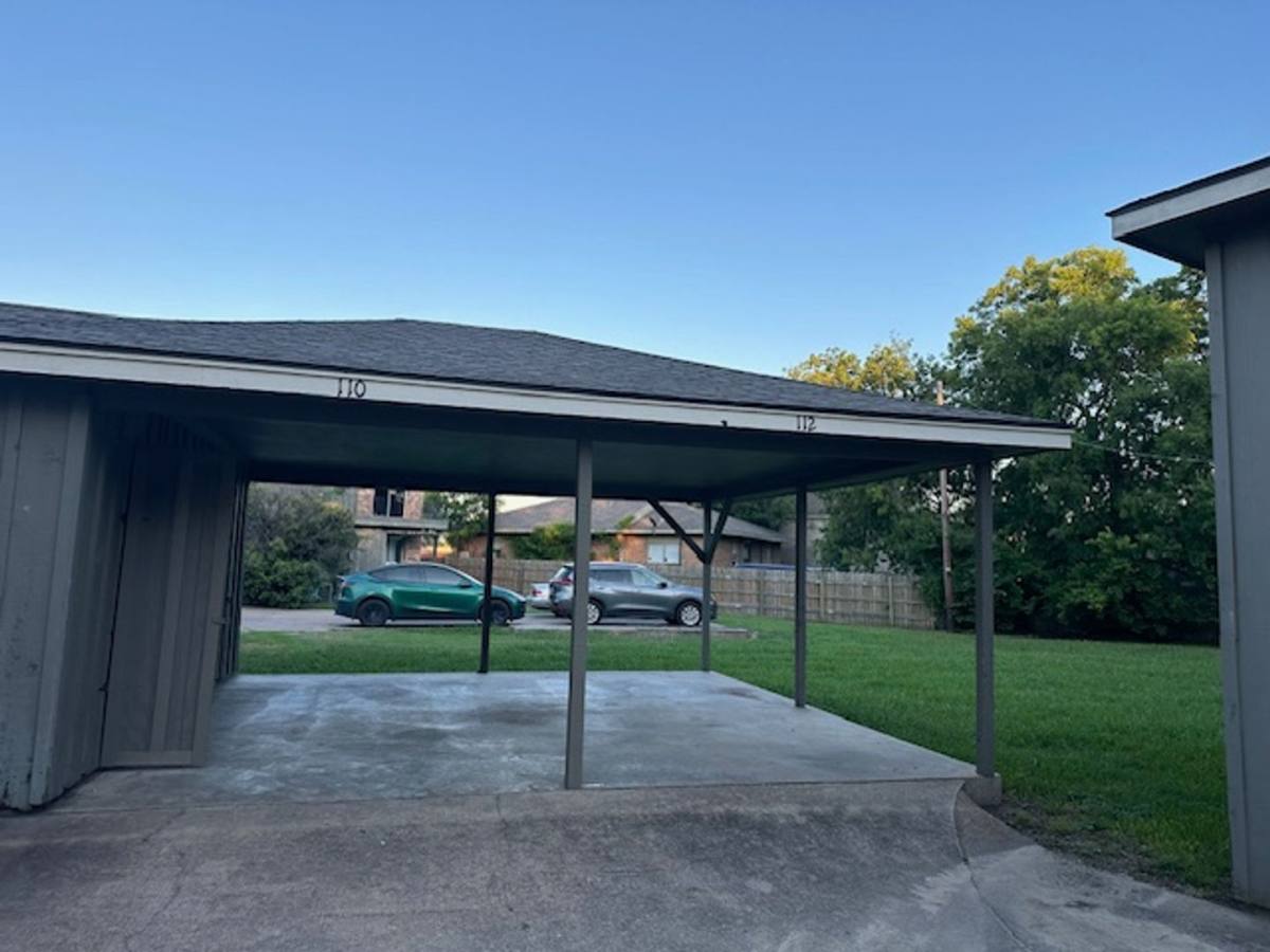 Apartment for rent at 110-112 Fairview St, Sherman, TX 75092