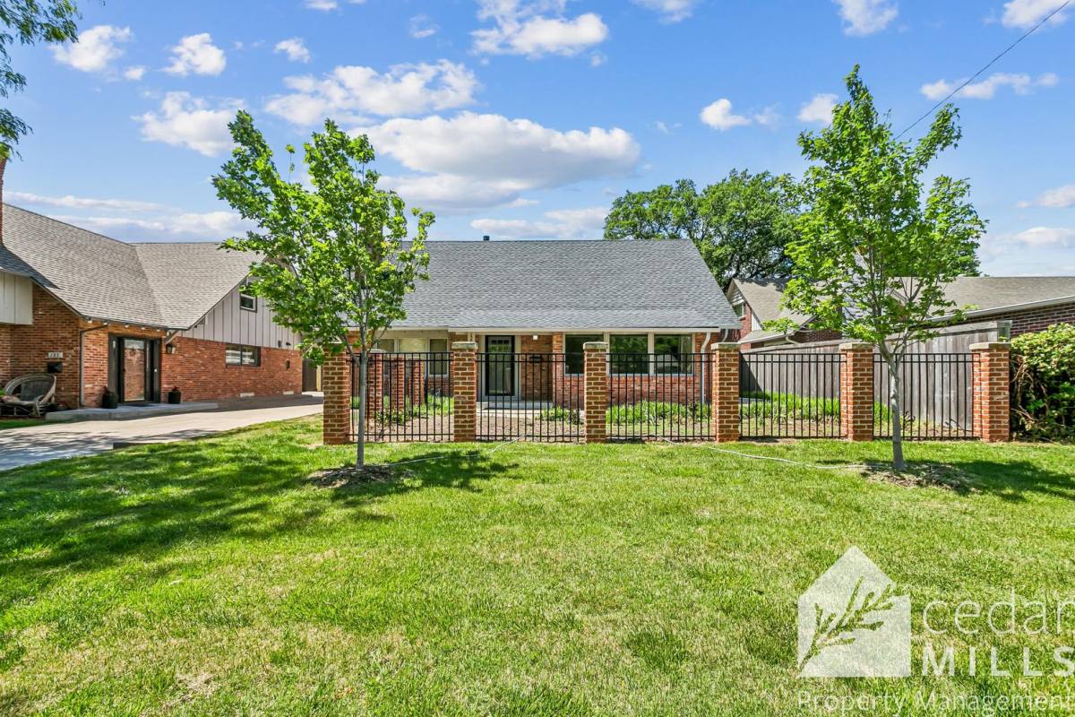 House for rent at 125 S Oakwood, Wichita, KS 67218