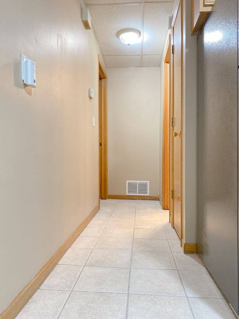 Apartment for rent at 6913-6915 S 39th Ave, Bellevue, NE 68147