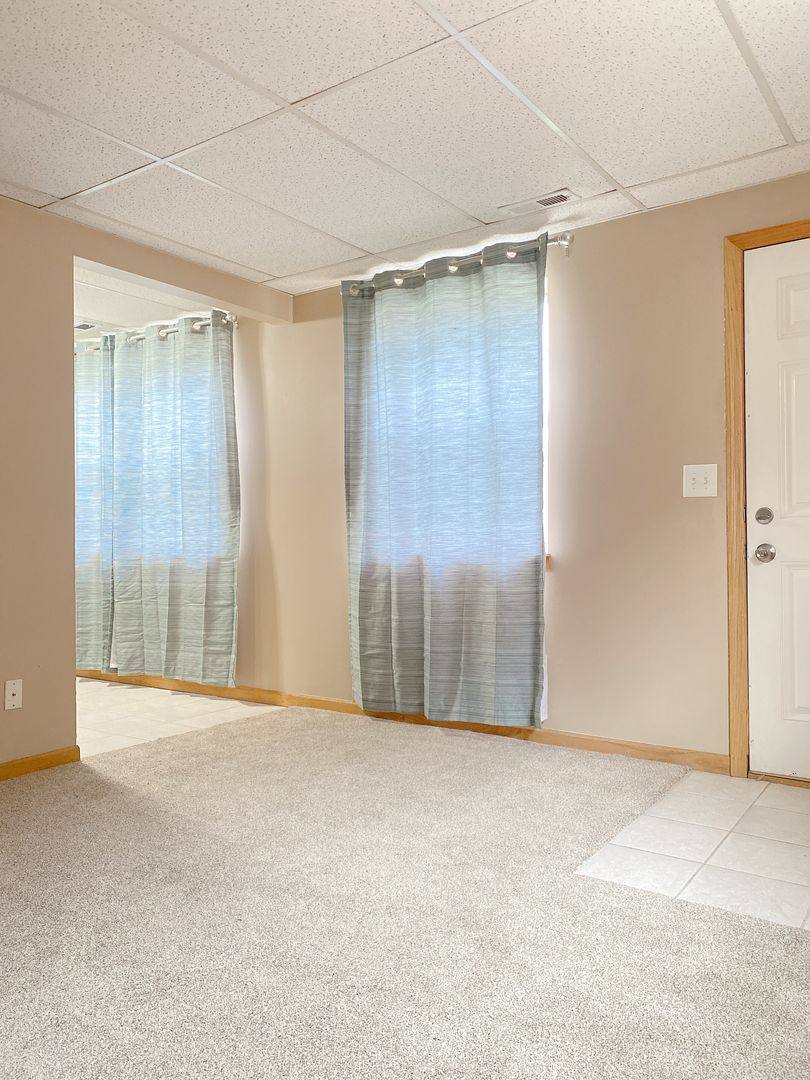 Apartment for rent at 6913-6915 S 39th Ave, Bellevue, NE 68147