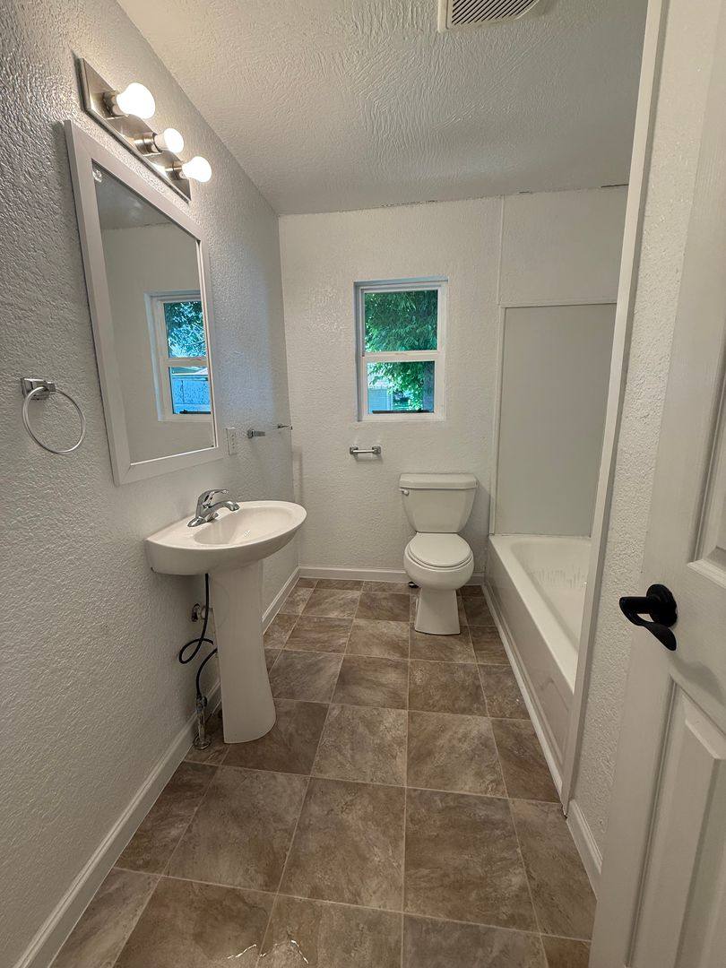 Apartment for rent at 2352 N Kellett, Springfield, MO 65803