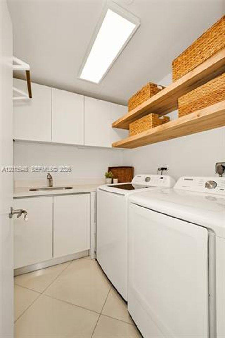 Apartment for rent at 733 Crandon Blvd, Key Biscayne, FL 33149