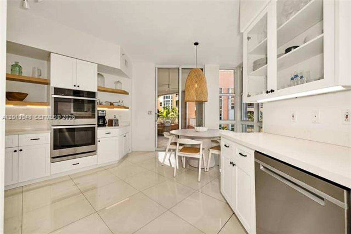 Apartment for rent at 733 Crandon Blvd, Key Biscayne, FL 33149