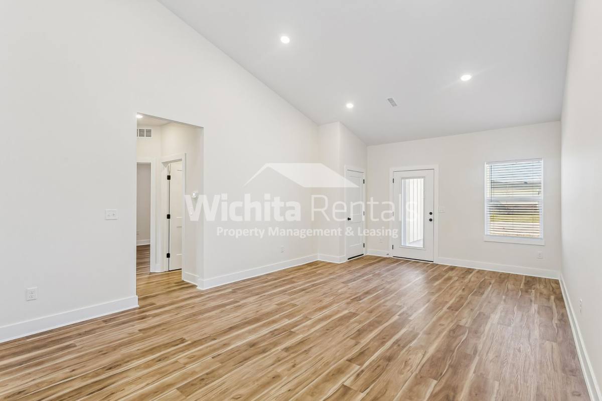 Apartment for rent at 1742 - 1744 S Hickory Creek St, Wichita, KS 67235