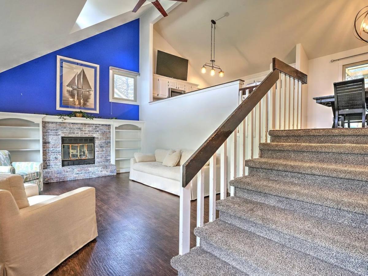 House for rent at 1329 Scott Rd, Papillion, NE 68046
