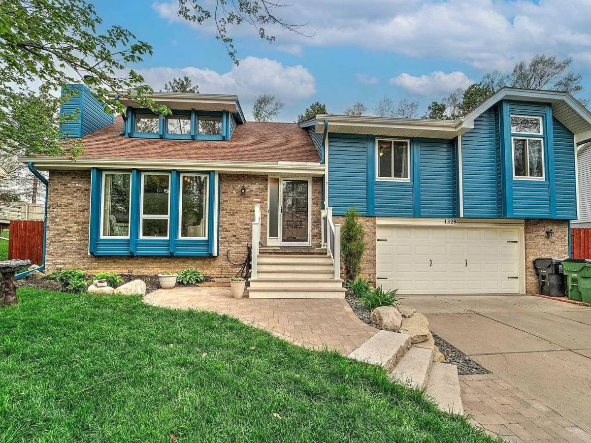 House for rent at 1329 Scott Rd, Papillion, NE 68046