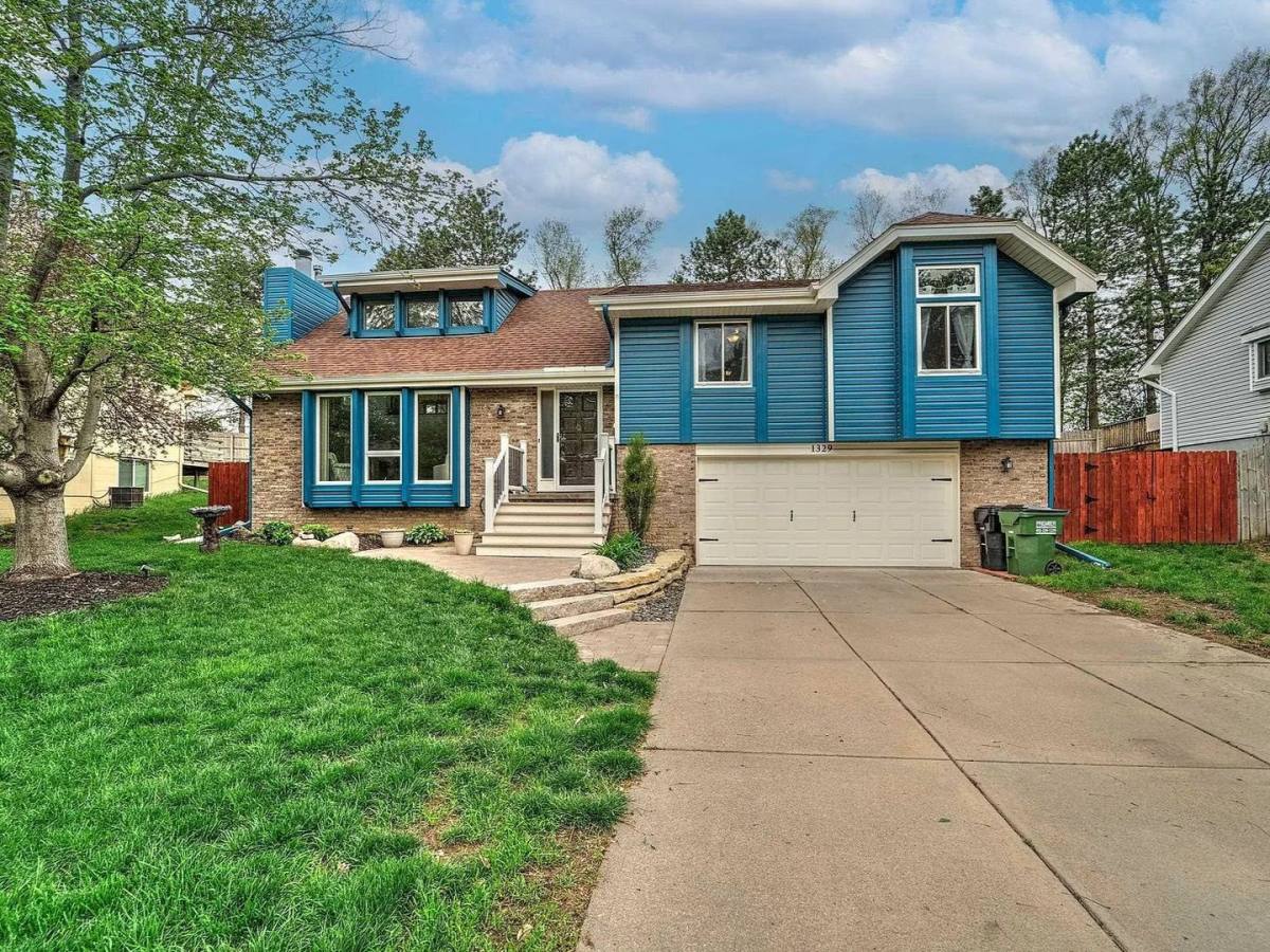 House for rent at 1329 Scott Rd, Papillion, NE 68046