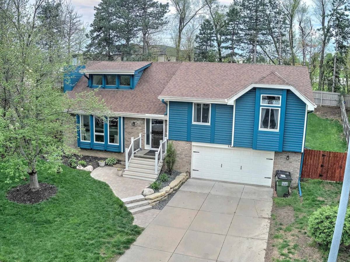 House for rent at 1329 Scott Rd, Papillion, NE 68046