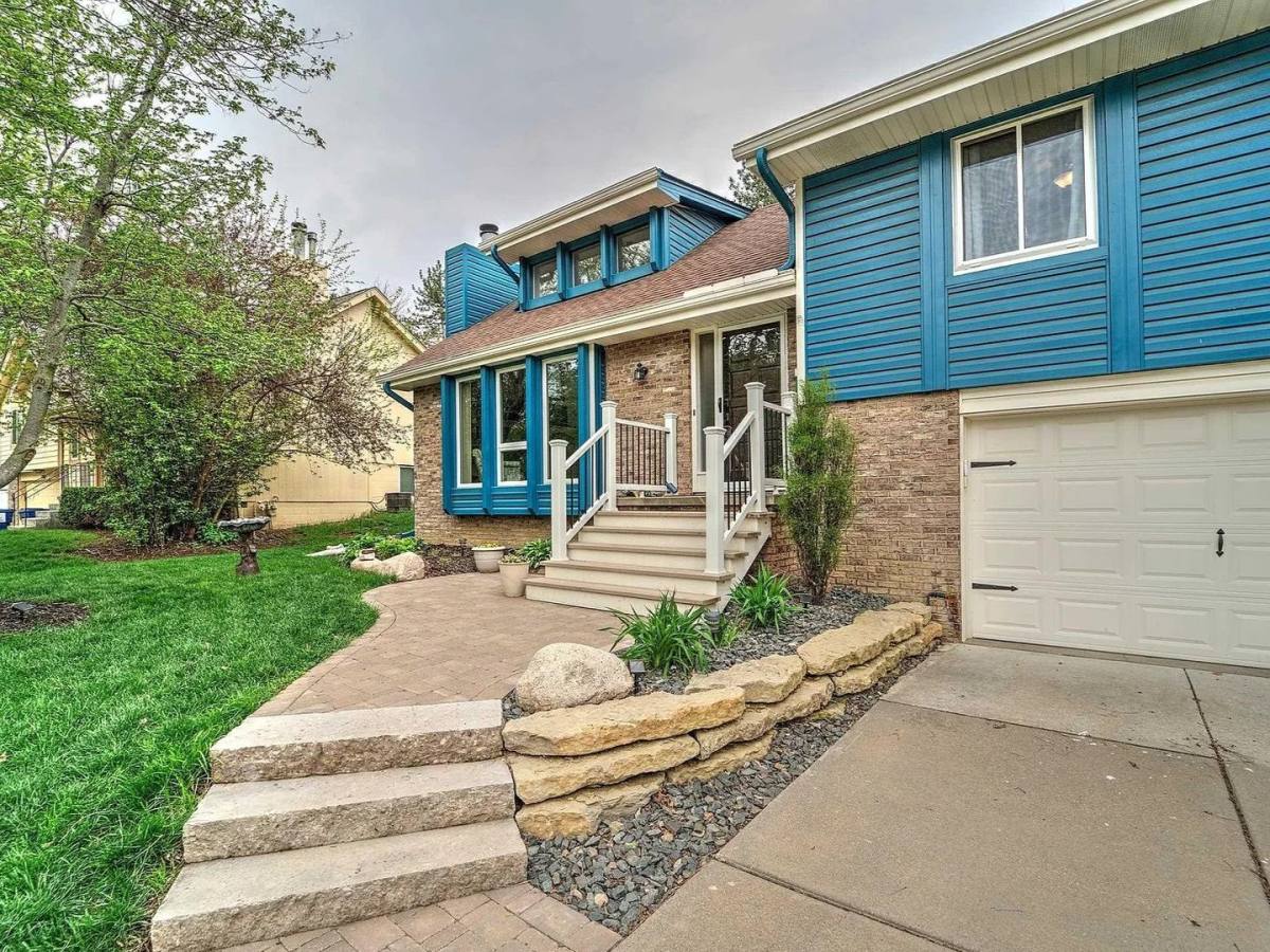 House for rent at 1329 Scott Rd, Papillion, NE 68046