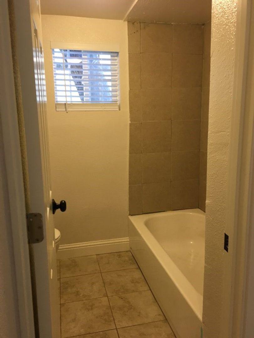 Apartment for rent at 2394 Oakmont St, Sacramento, CA 95815
