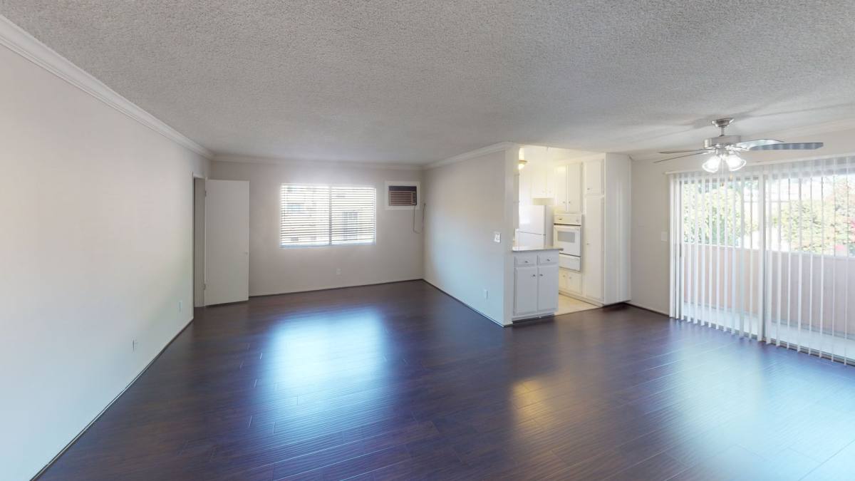 Apartment for rent at 924 N Hayworth Ave, Los Angeles, CA 90046