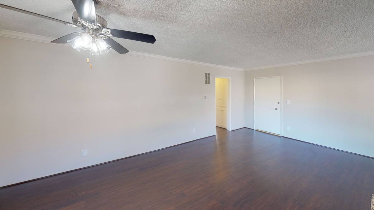 Apartment for rent at 924 N Hayworth Ave, Los Angeles, CA 90046