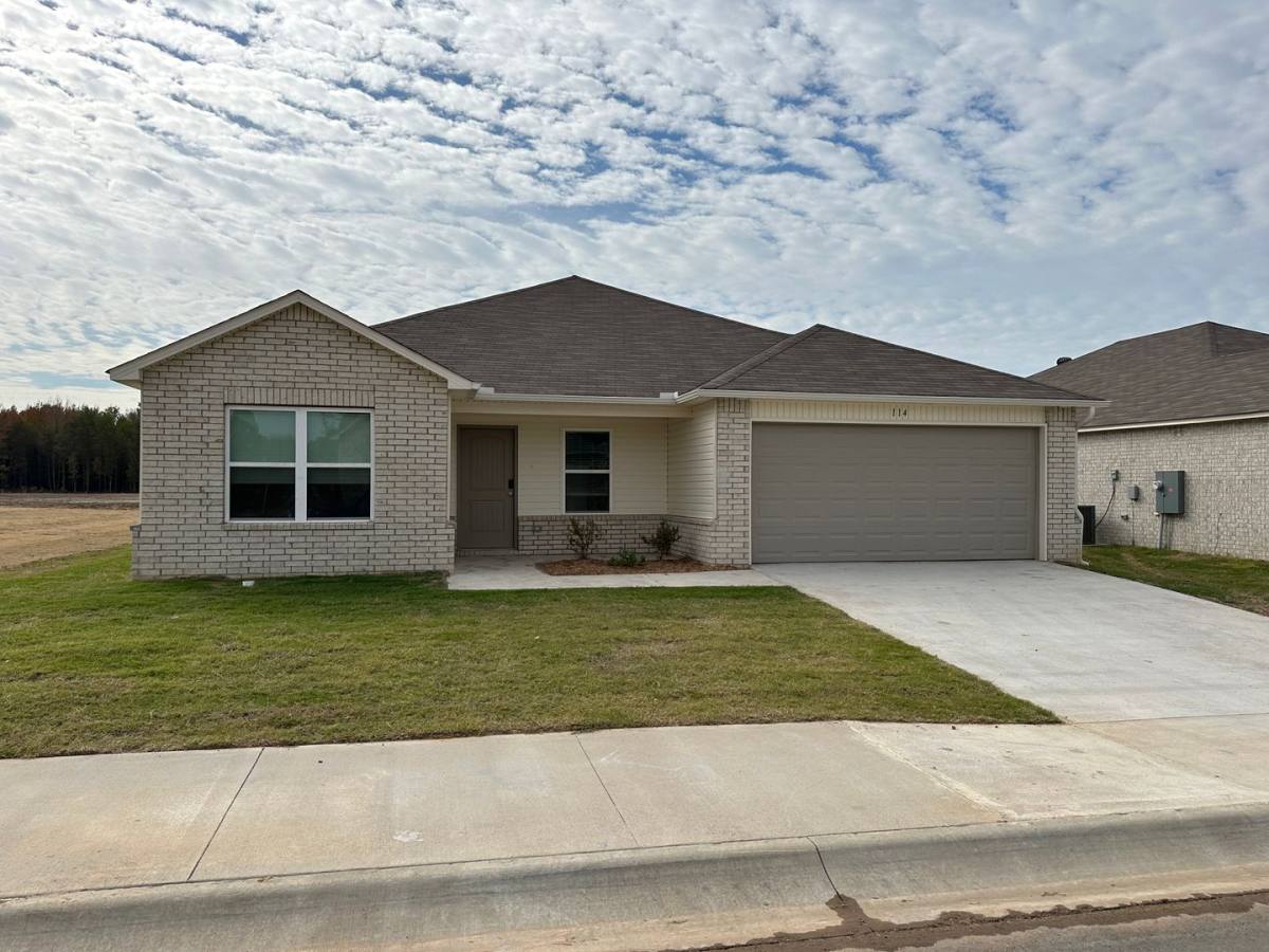 House for rent at 114 Jo Park Lane, Maumelle, AR 72113