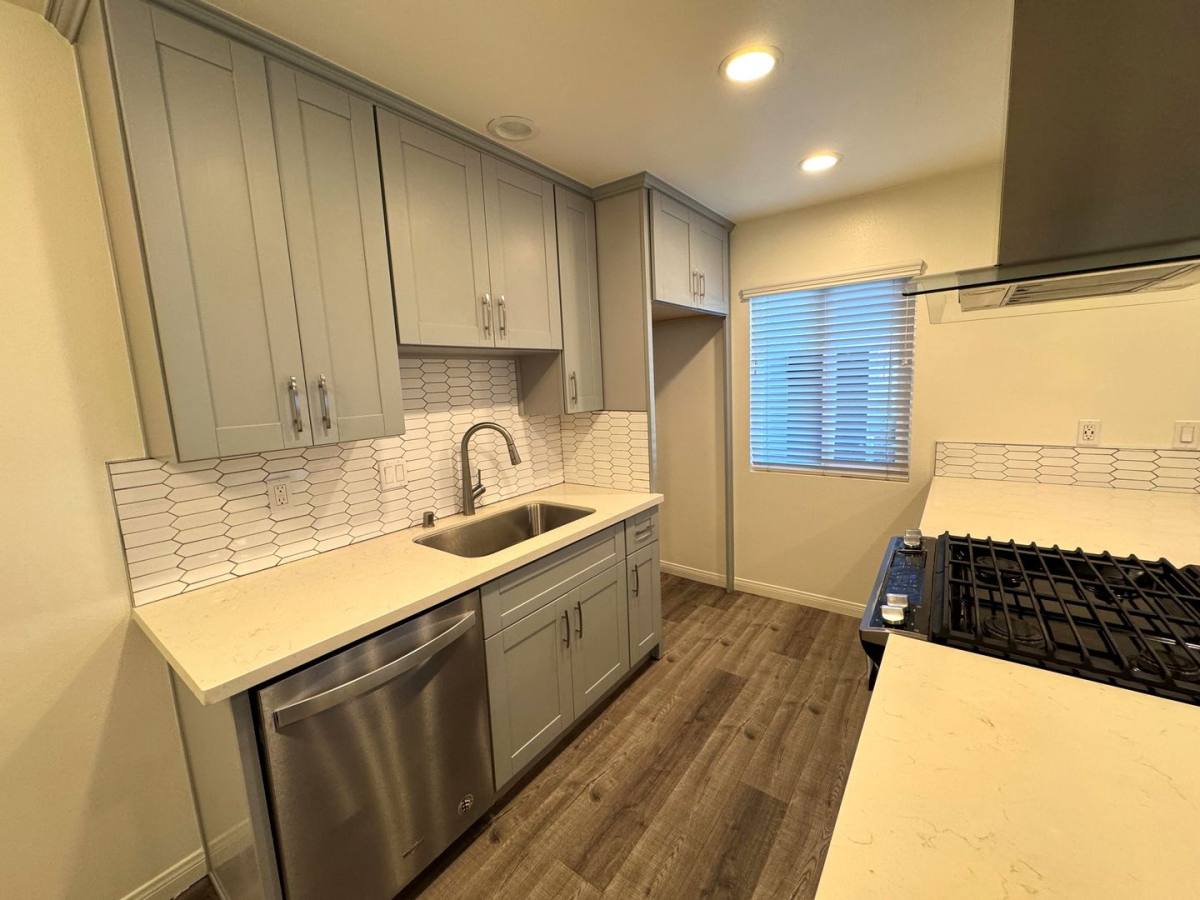 Apartment for rent at 3090 Channel Dr, Ventura, CA 93003