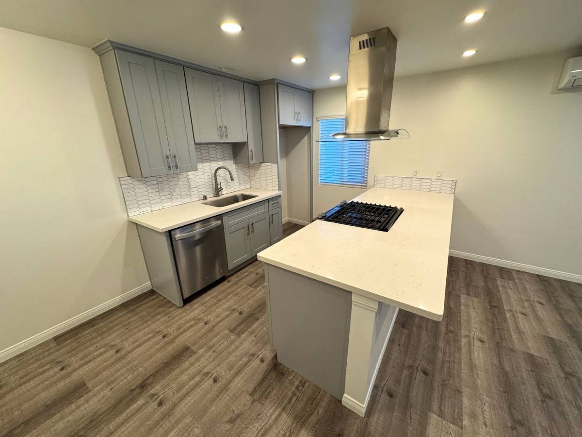 Apartment for rent at 3090 Channel Dr, Ventura, CA 93003