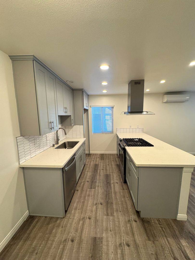 Apartment for rent at 3090 Channel Dr, Ventura, CA 93003