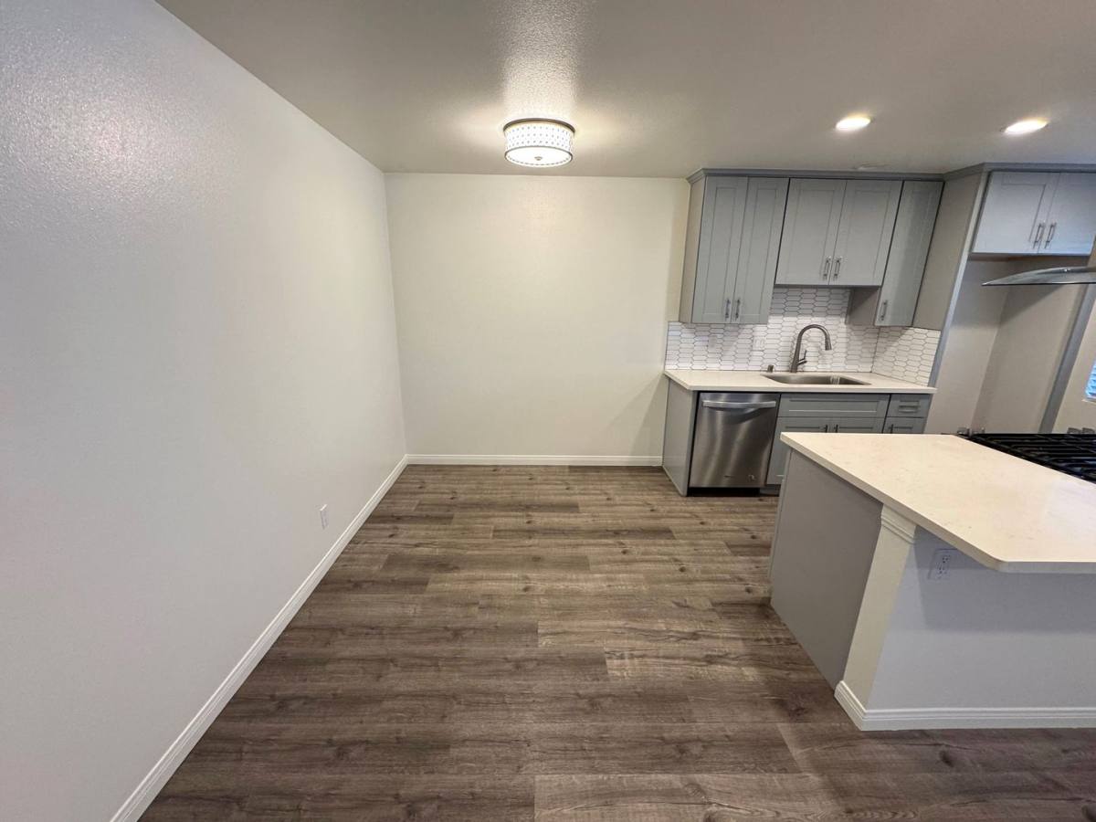 Apartment for rent at 3090 Channel Dr, Ventura, CA 93003