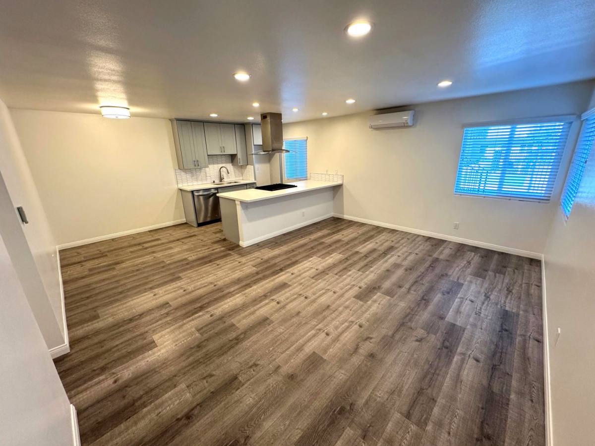 Apartment for rent at 3090 Channel Dr, Ventura, CA 93003