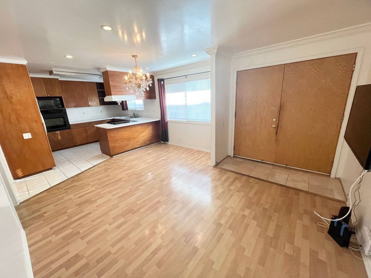 Apartment for rent at 1119B Banyan St, Honolulu, HI 96817