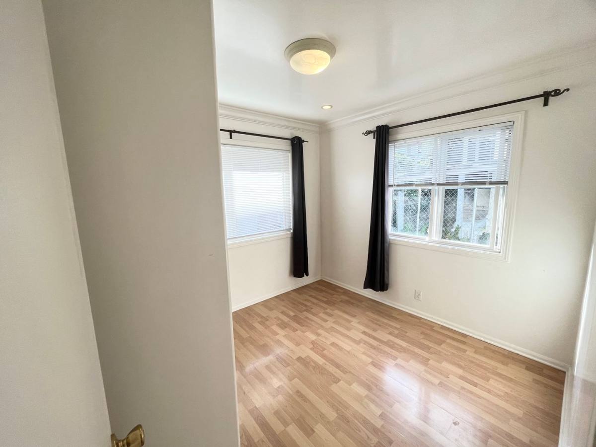 Apartment for rent at 1119B Banyan St, Honolulu, HI 96817