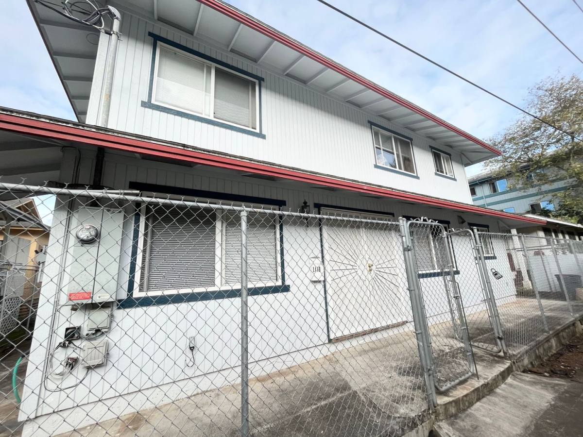 Apartment for rent at 1119B Banyan St, Honolulu, HI 96817