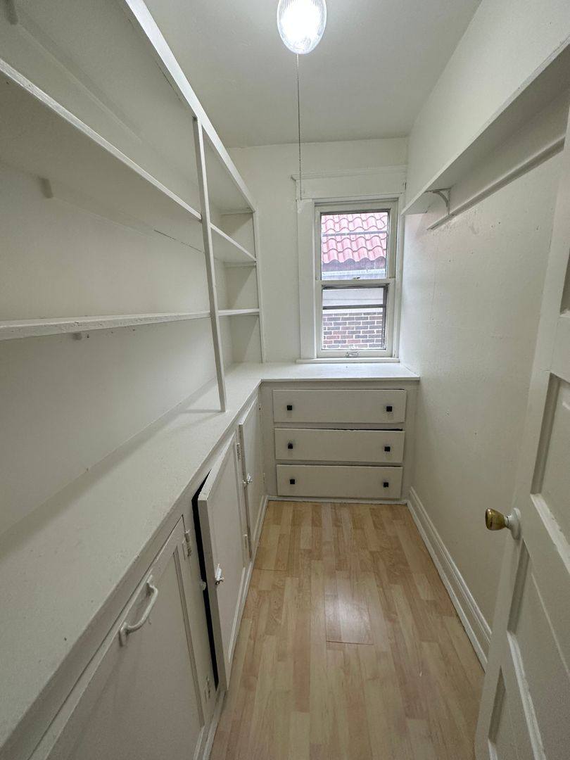 Apartment for rent at 2804 W Lincoln Ave, Milwaukee, WI 53215