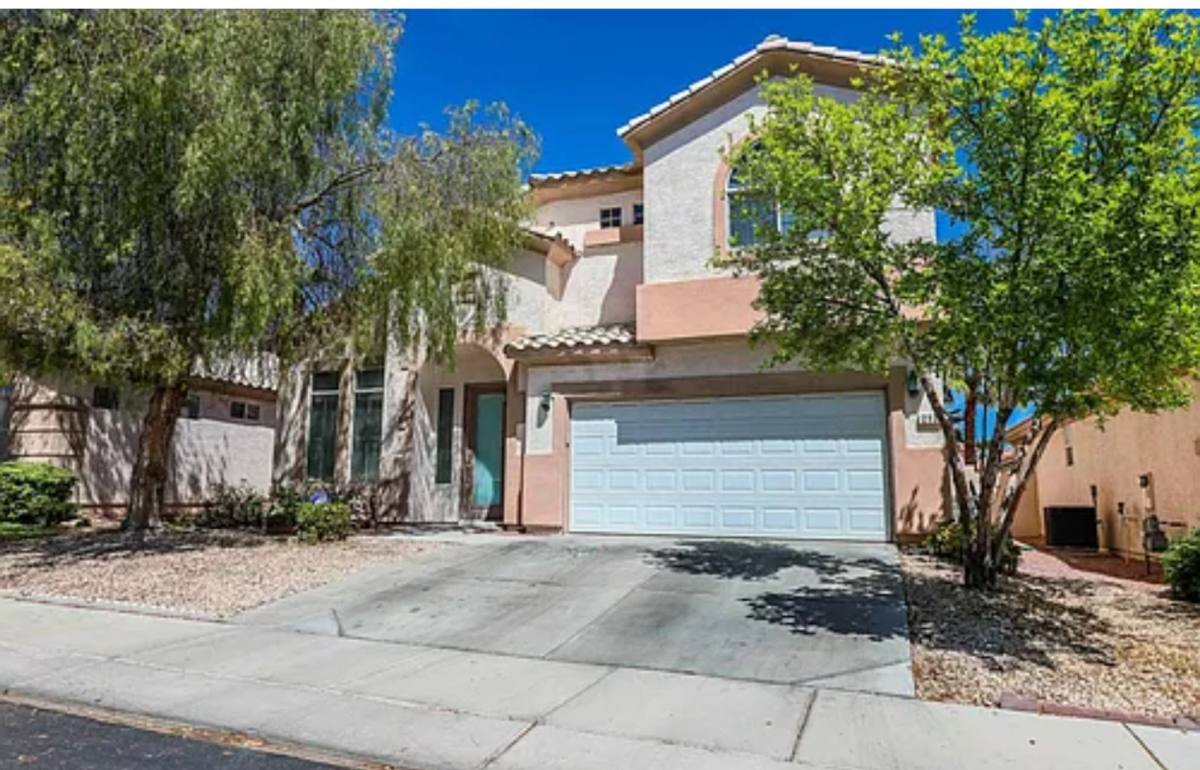 House for rent at 212 Waterton Lakes Ave, Las Vegas, NV 89148