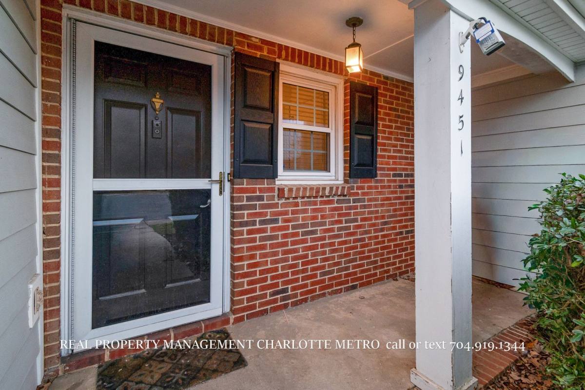 House for rent at 9451 Kings Falls Dr, Charlotte, NC 28210