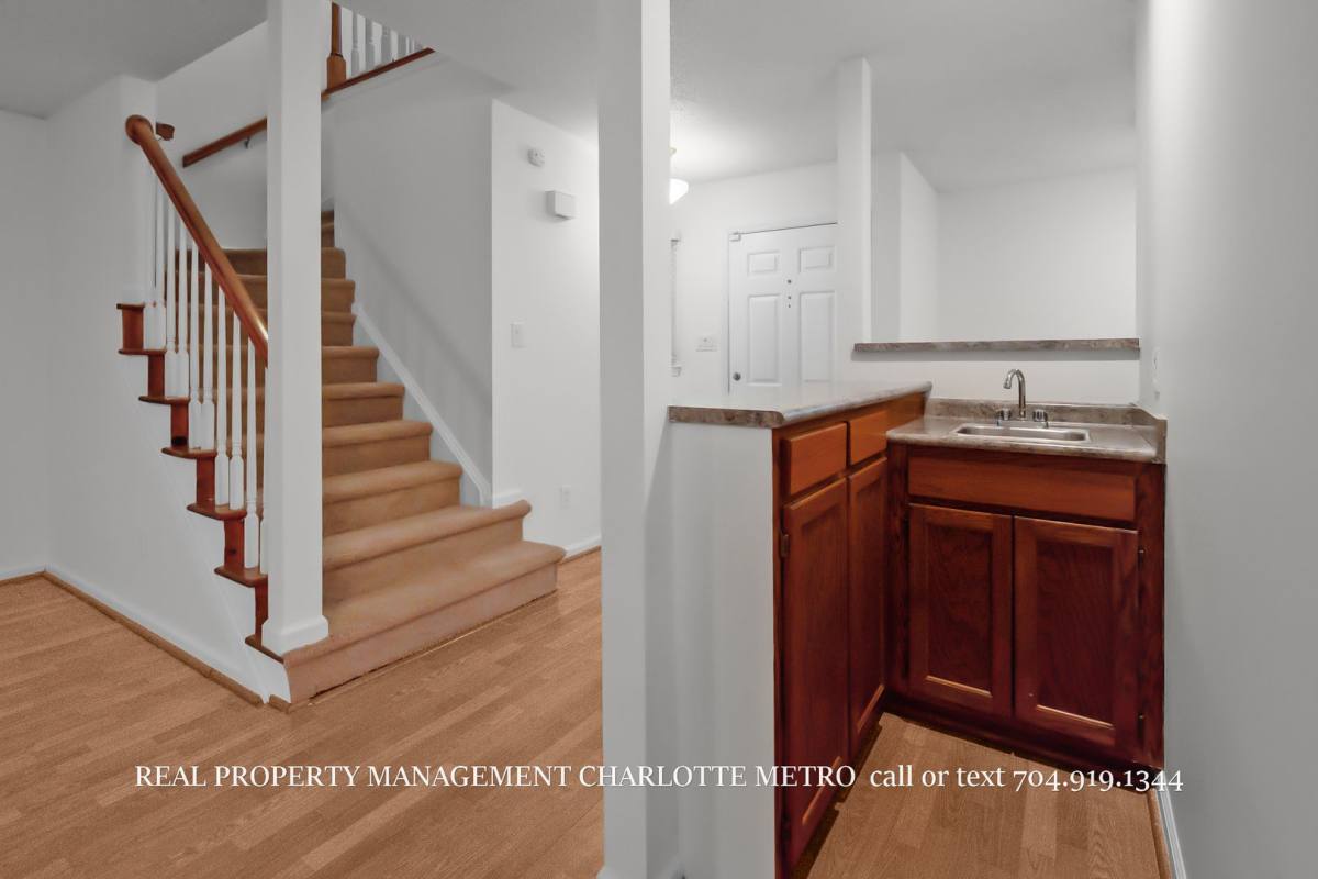 House for rent at 9451 Kings Falls Dr, Charlotte, NC 28210