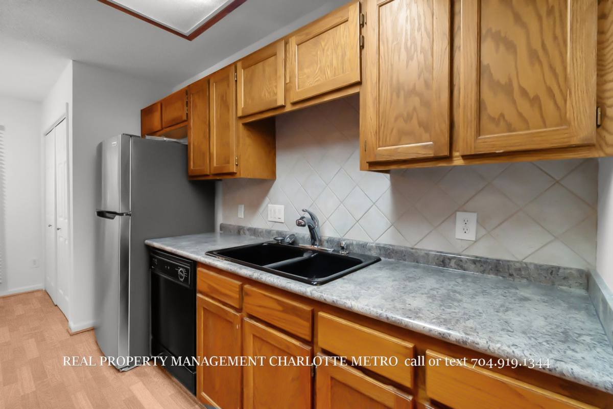 House for rent at 9451 Kings Falls Dr, Charlotte, NC 28210