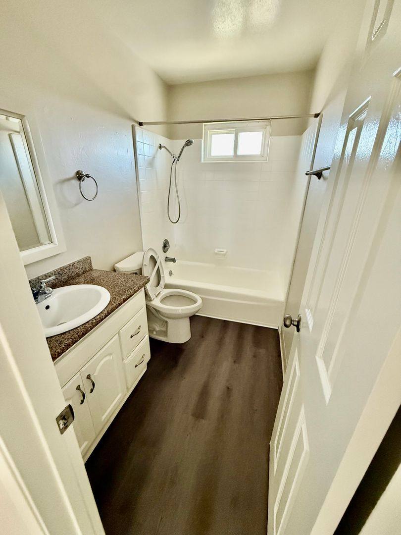 Apartment for rent at 383 W Wilson St, Costa Mesa, CA 92627