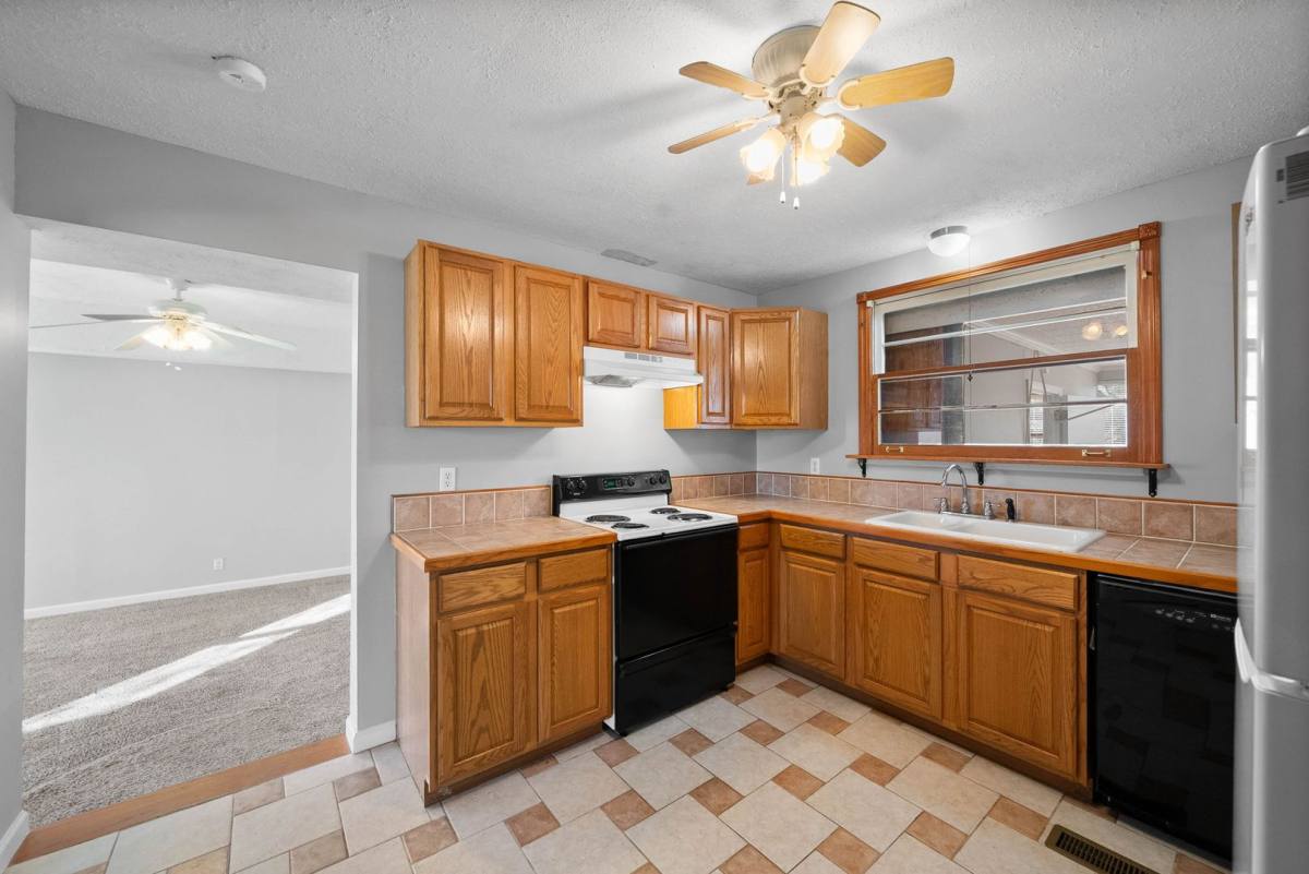 House for rent at 318 Verdun Dr, Clarksville, TN 37042