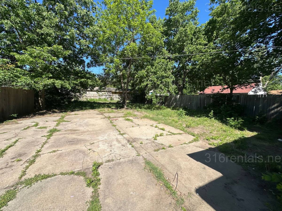 House for rent at 1405 S Main St, Wichita, KS 67213