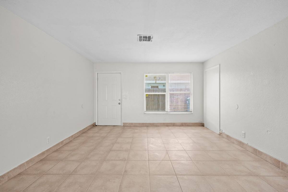 Apartment for rent at 143 W 28th St, West Palm Beach, FL 33404