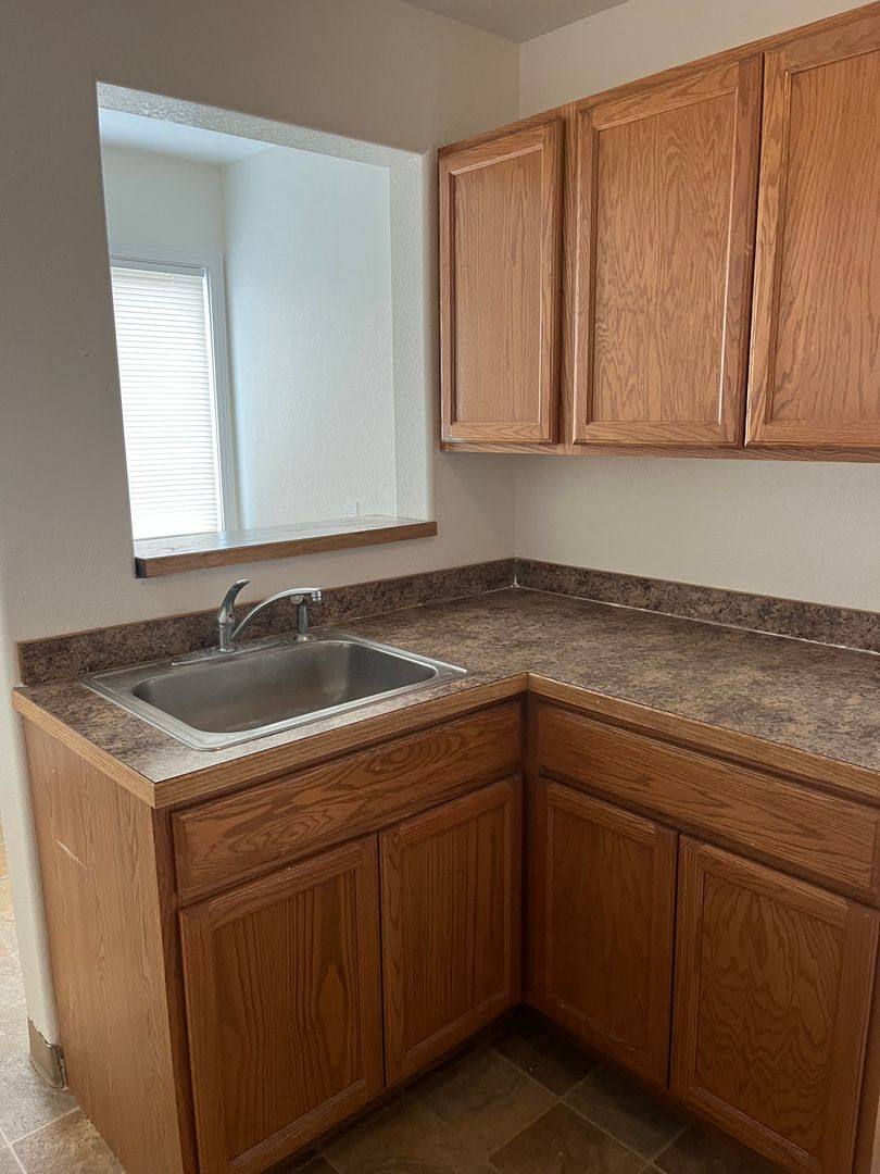 Apartment for rent at 1876-1878 Leroy, Klamath Falls, OR 97601