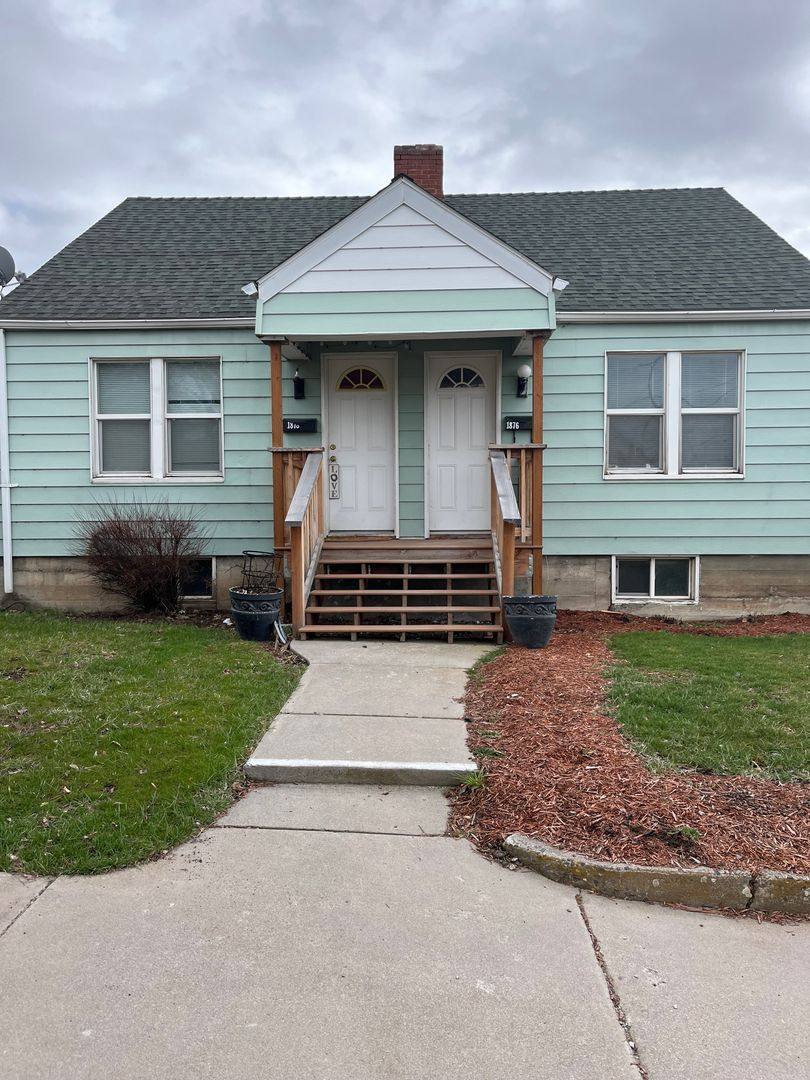 Apartment for rent at 1876-1878 Leroy, Klamath Falls, OR 97601