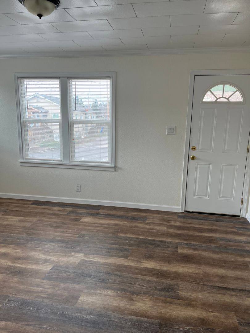 Apartment for rent at 1876-1878 Leroy, Klamath Falls, OR 97601