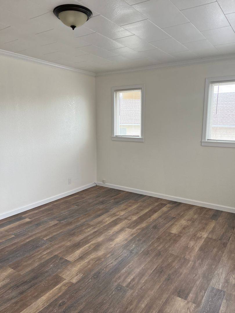 Apartment for rent at 1876-1878 Leroy, Klamath Falls, OR 97601