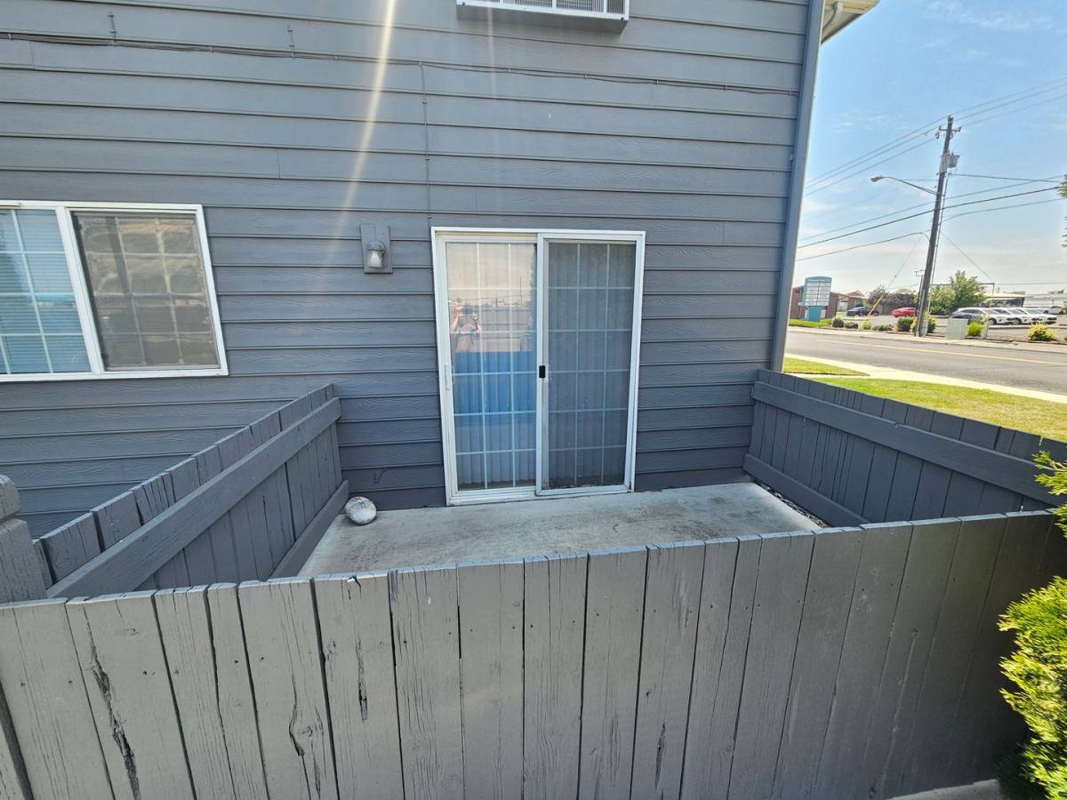 Apartment for rent at 601 S A St, Moses Lake, WA 98837