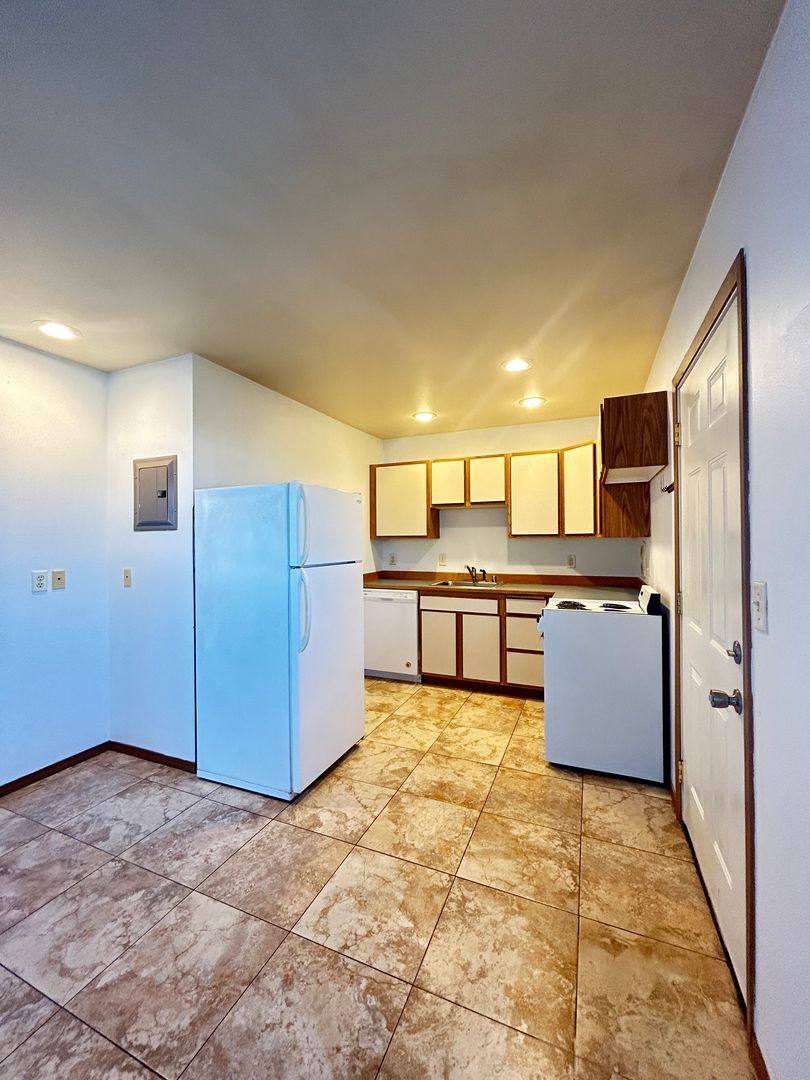 Apartment for rent at 601 S A St, Moses Lake, WA 98837
