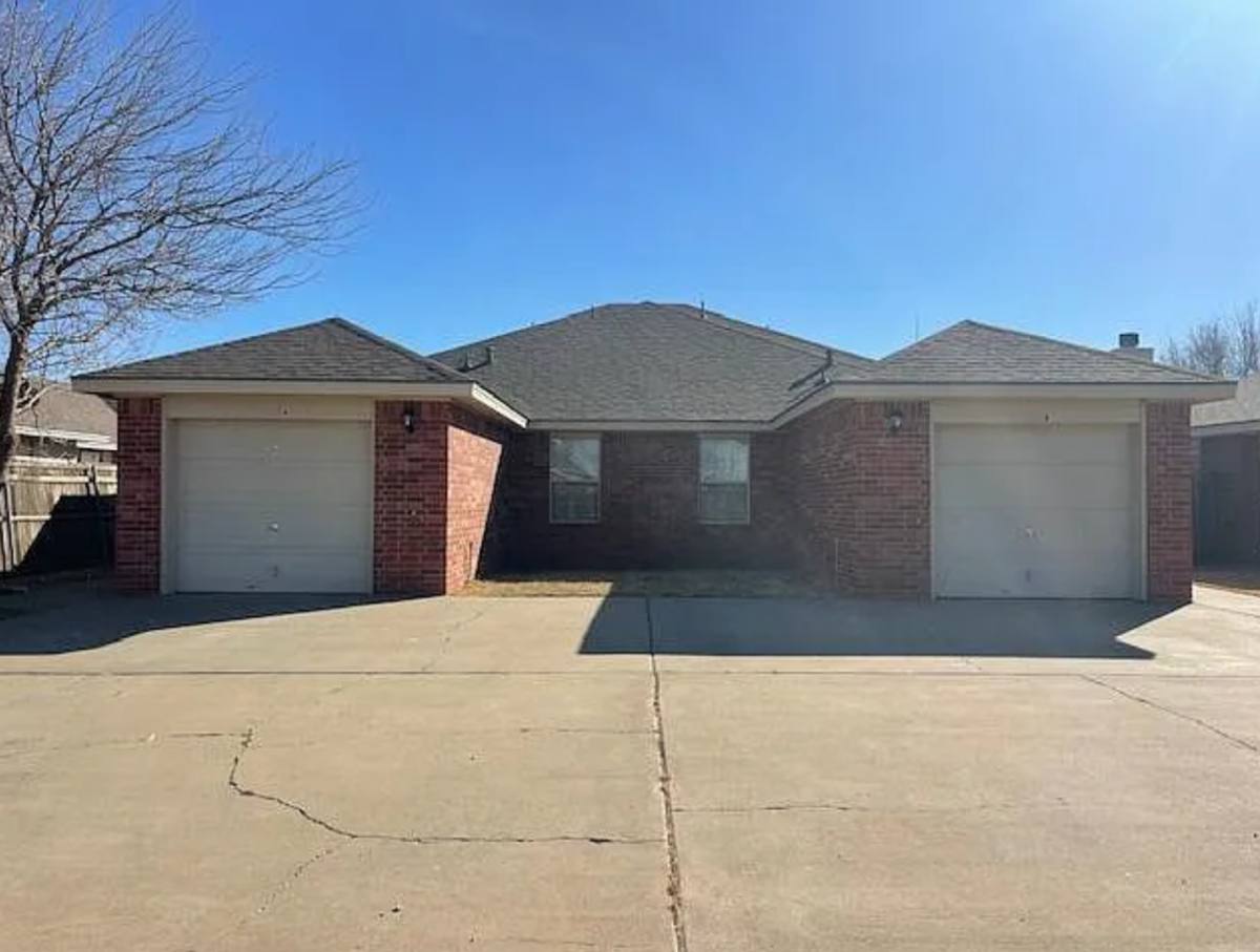 Townhouse for rent at 2403 87th St, Lubbock, TX 79423